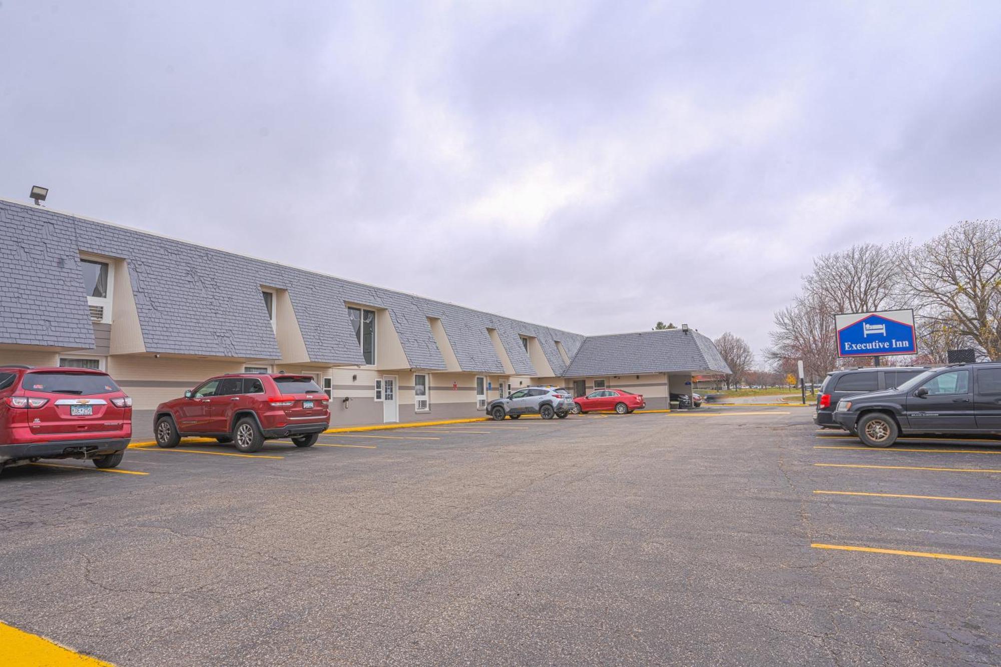 Executive Inn By Belvilla Owatonna Hwy 35 Eksteriør bilde